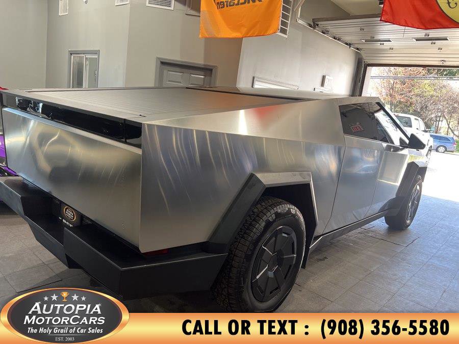 Used 2025 Tesla Cybertruck AWD Crew Cab image 5