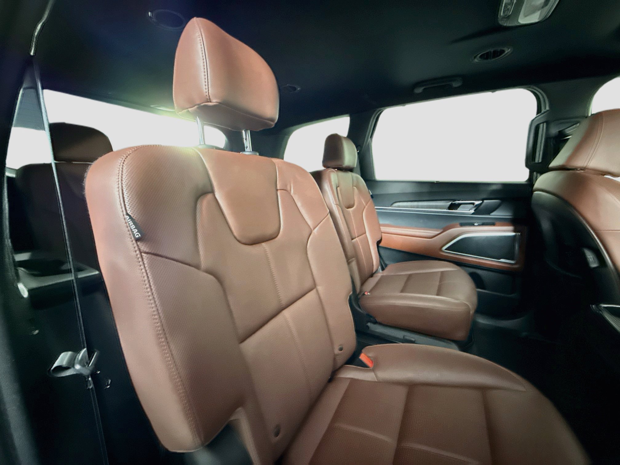 Used 2024 Kia Telluride EX w/ EX Captain's Chair Package FWD image 27