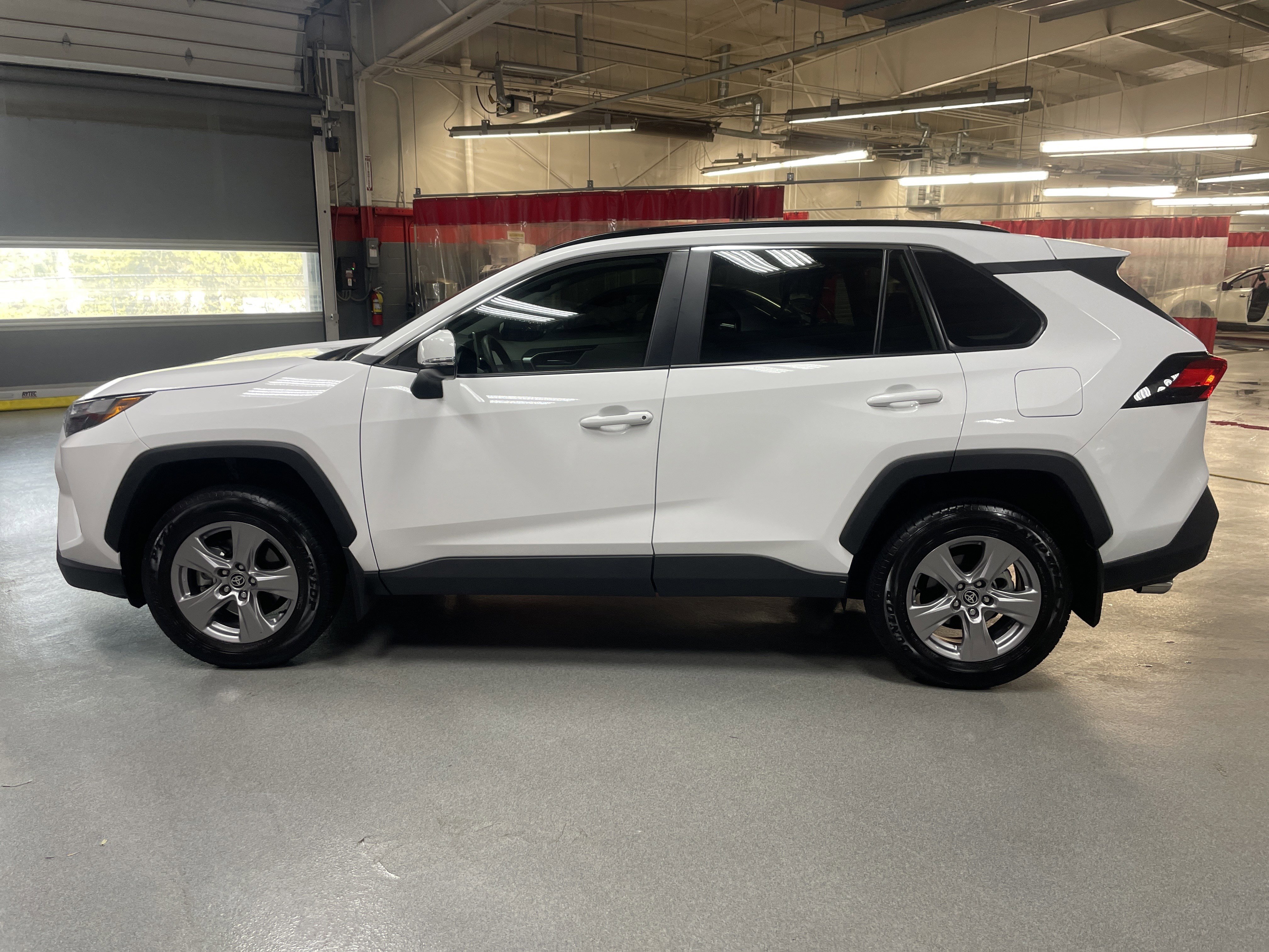 Used 2025 Toyota RAV4 XLE image 7