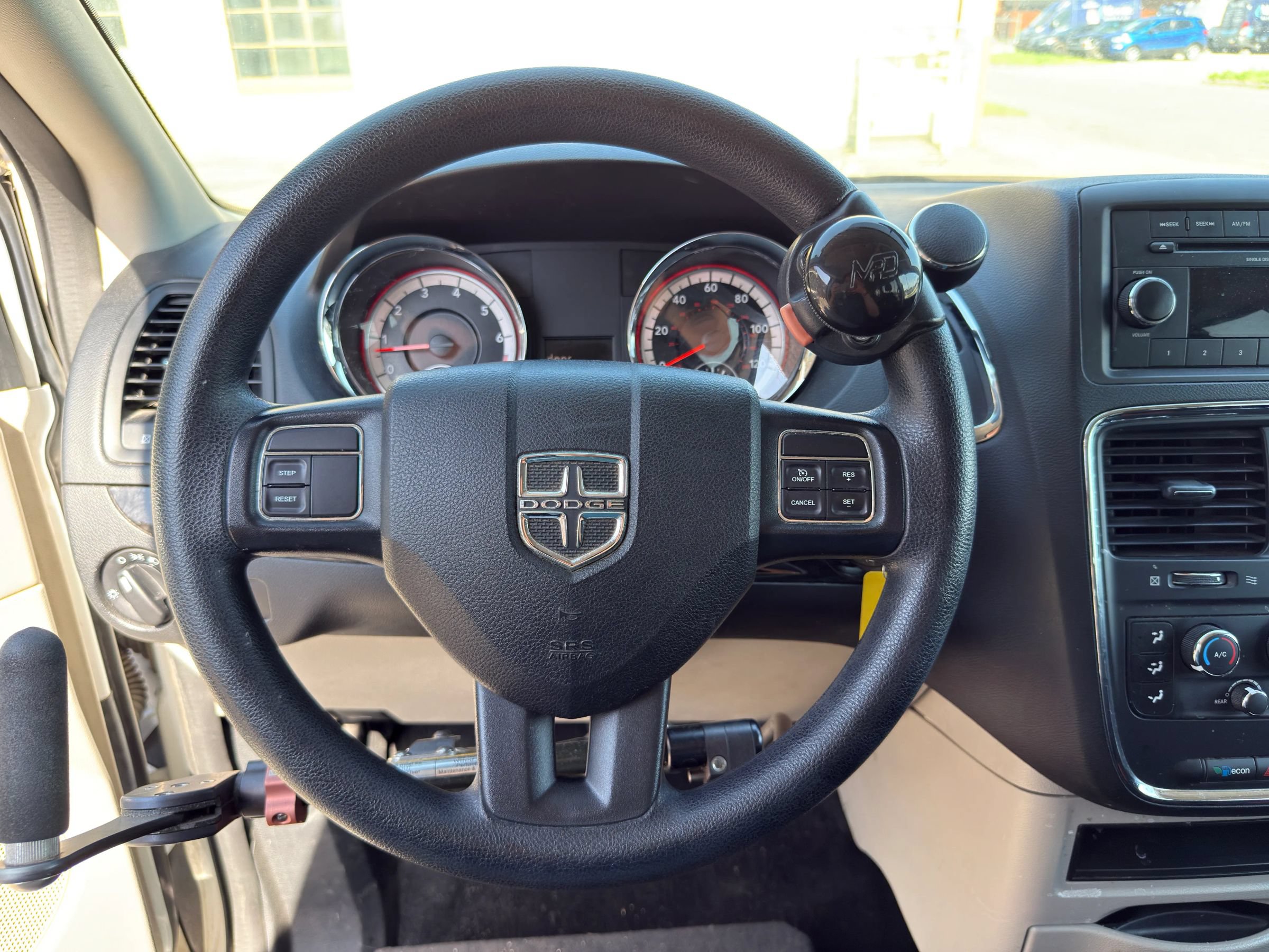 Used 2015 Dodge Grand Caravan SXT FWD image 10