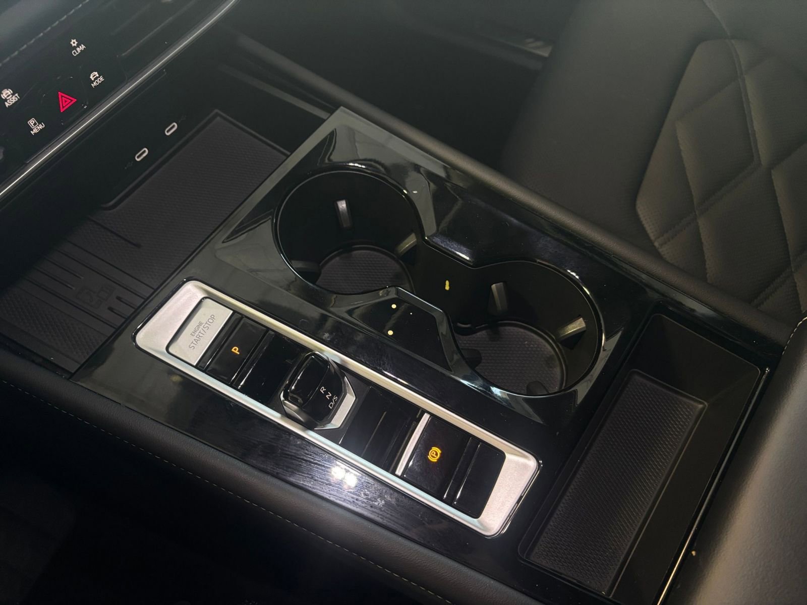 Used 2025 Volkswagen Atlas SE image 49