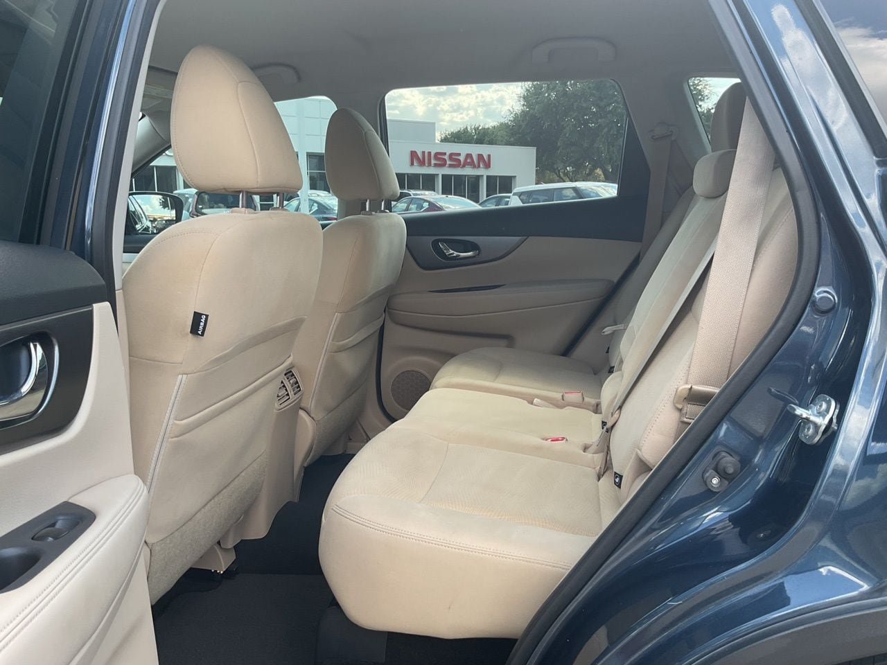 Used 2016 Nissan Rogue S w/ Appearance Package FWD image 9