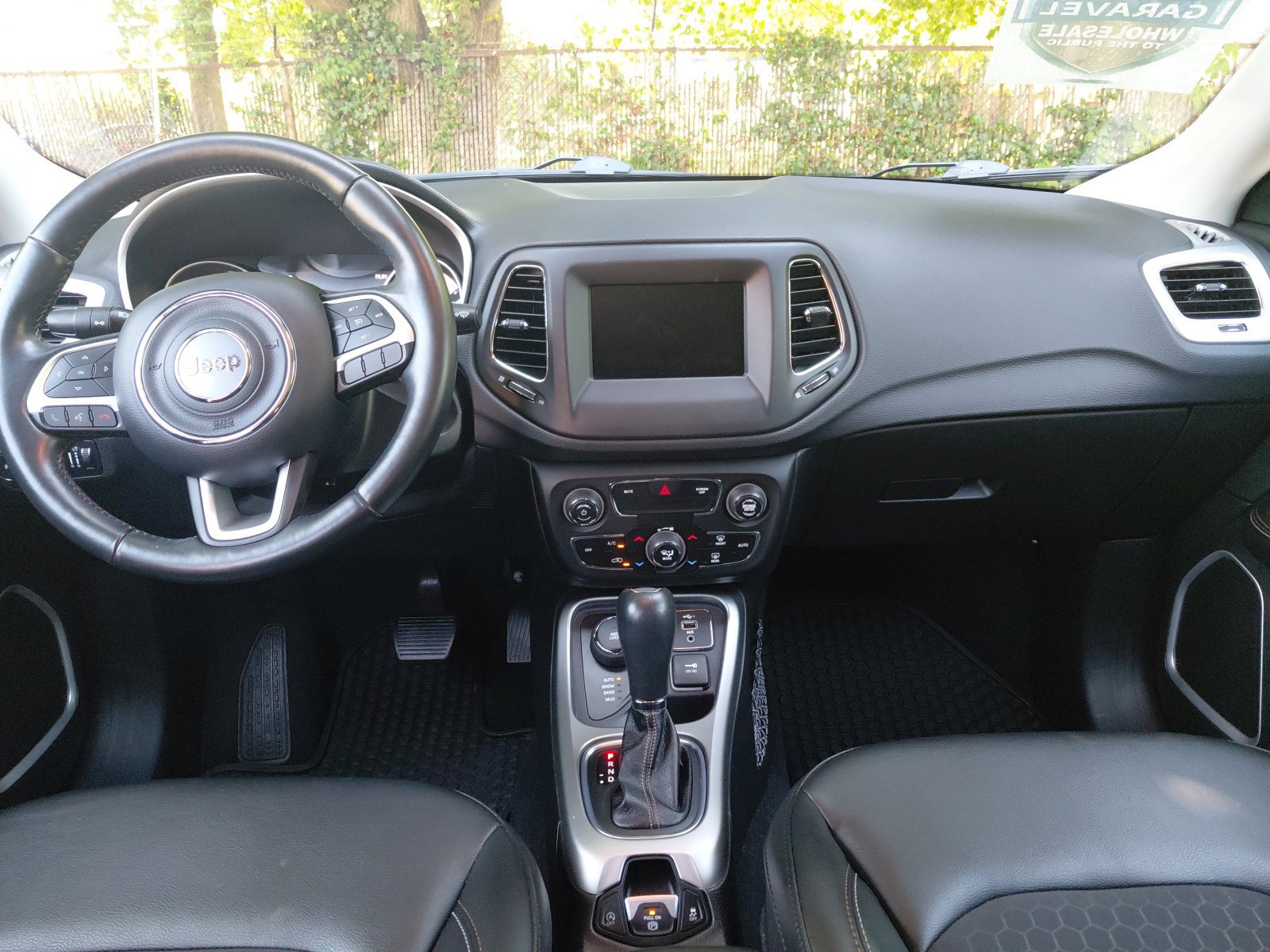 Used 2019 Jeep Compass Latitude w/ Popular Equipment Group AWD/4WD image 3