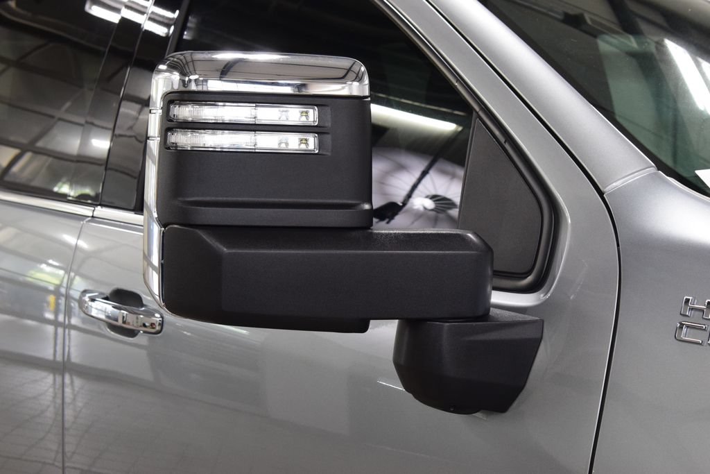 Used 2025 Chevrolet Silverado 2500 High Country w/ Technology Package AWD/4WD image 19