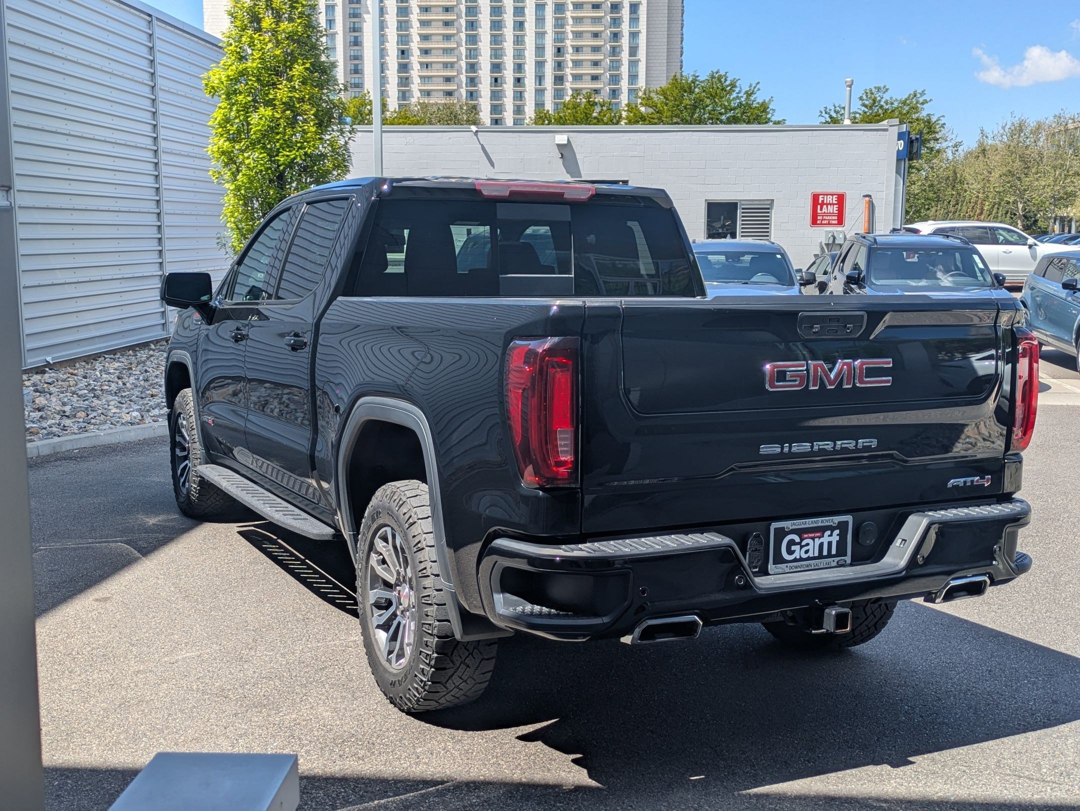 Used 2022 GMC Sierra 1500 AT4 w/ AT4 Premium Package AWD/4WD image 7