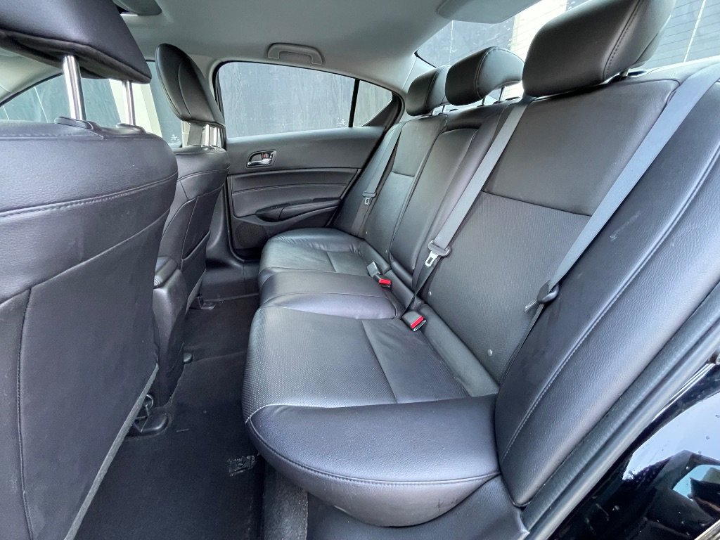 Used 2017 Acura ILX FWD image 31