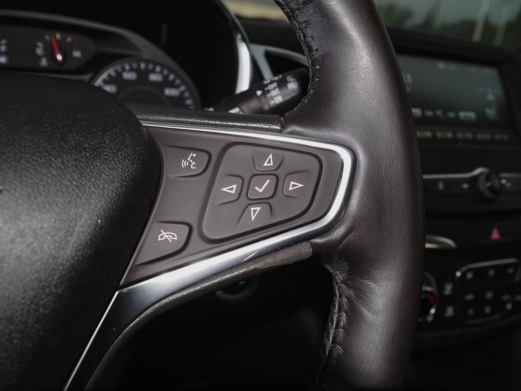 Certified 2018 Chevrolet Equinox LT FWD image 32