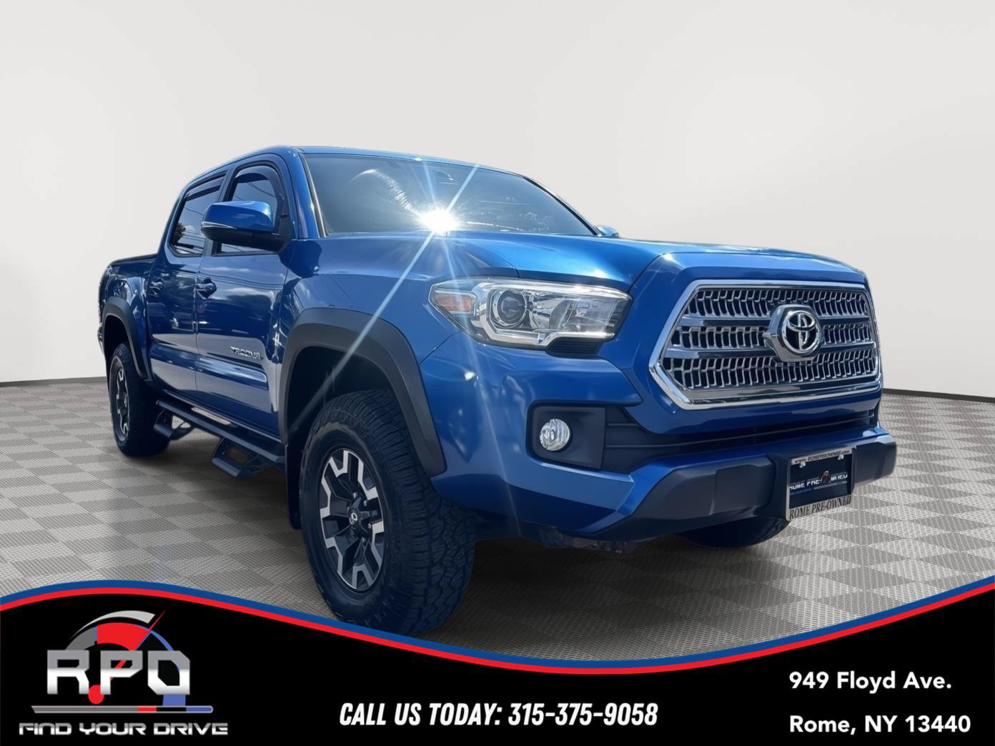 Used 2017 Toyota Tacoma TRD Off-Road w/ Premium & Technology Package AWD/4WD image 7