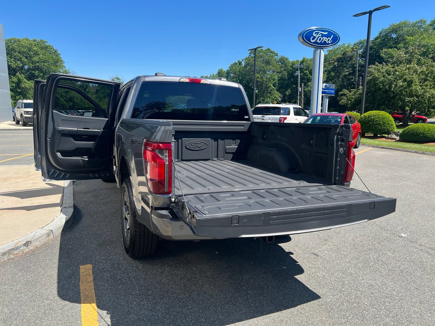 Used 2024 Ford F150 STX AWD/4WD image 9