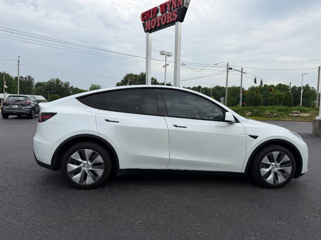 Used 2024 Tesla Model Y Long Range AWD/4WD image 9