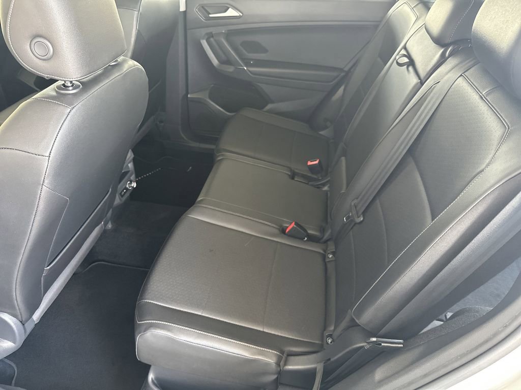 Used 2018 Volkswagen Tiguan SE image 28