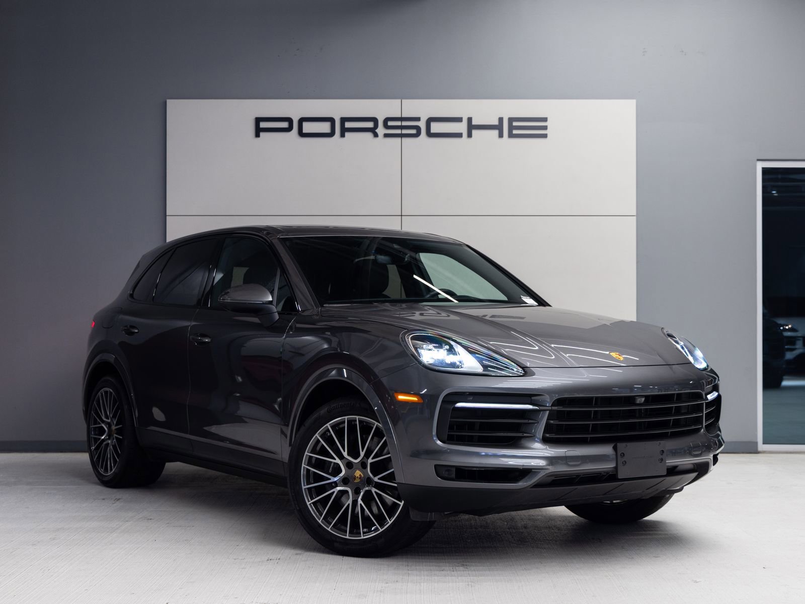 Certified 2023 Porsche Cayenne image 9