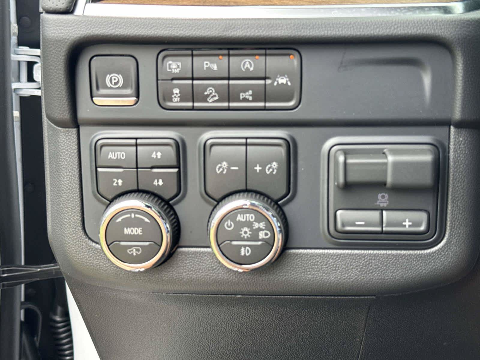 New 2026 Chevrolet Tahoe High Country AWD/4WD image 15