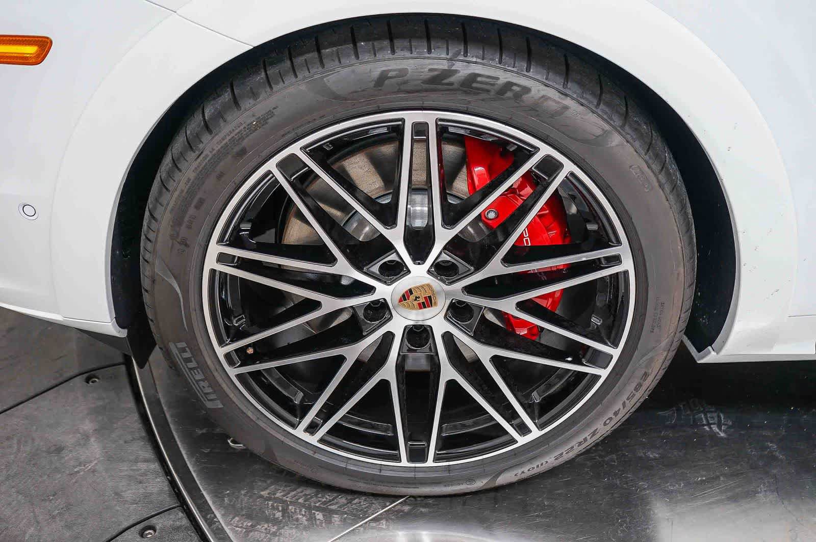 New 2026 Porsche Cayenne GTS AWD/4WD image 14