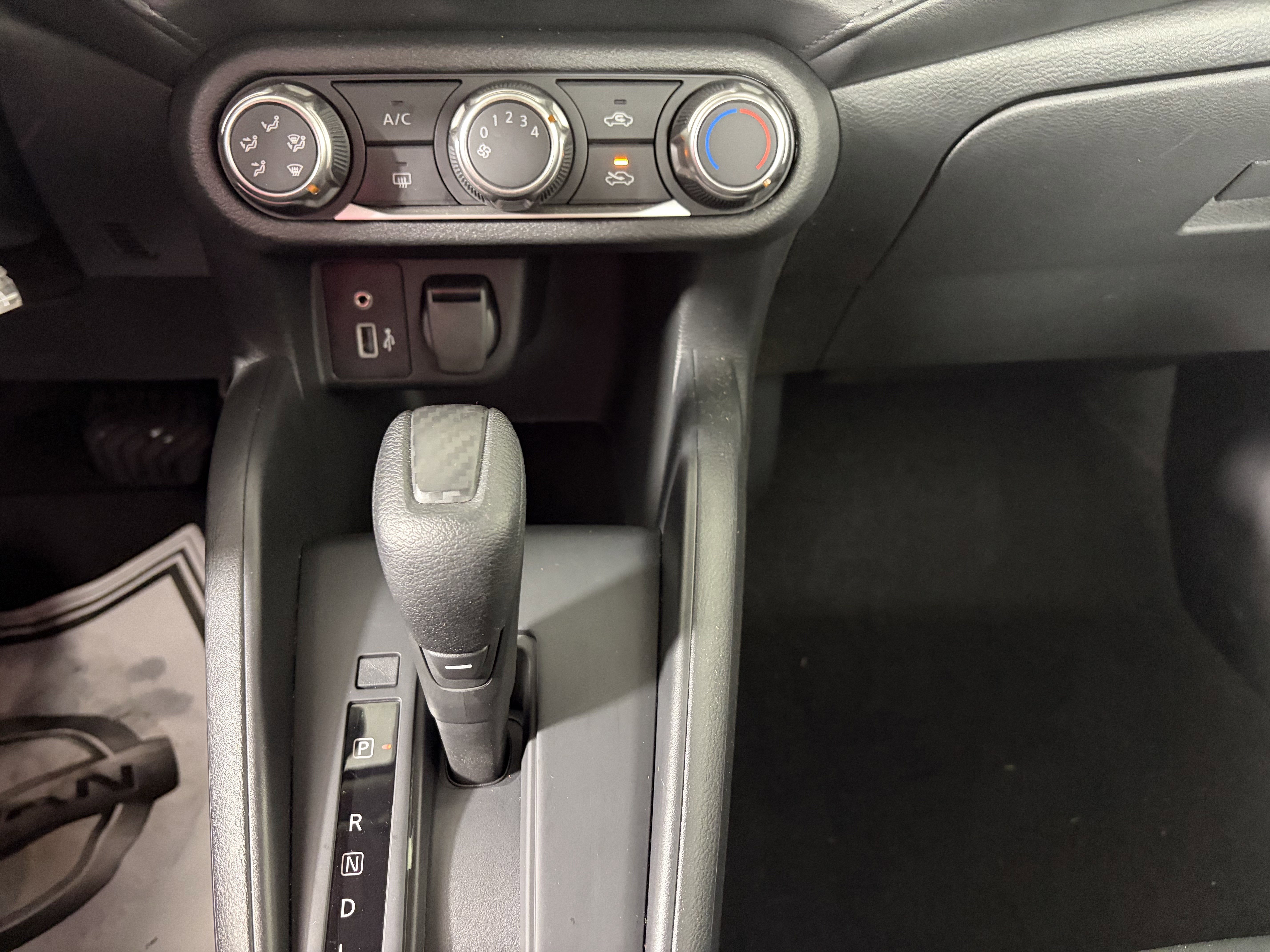 Used 2025 Nissan Versa S w/ Electronics Package image 29