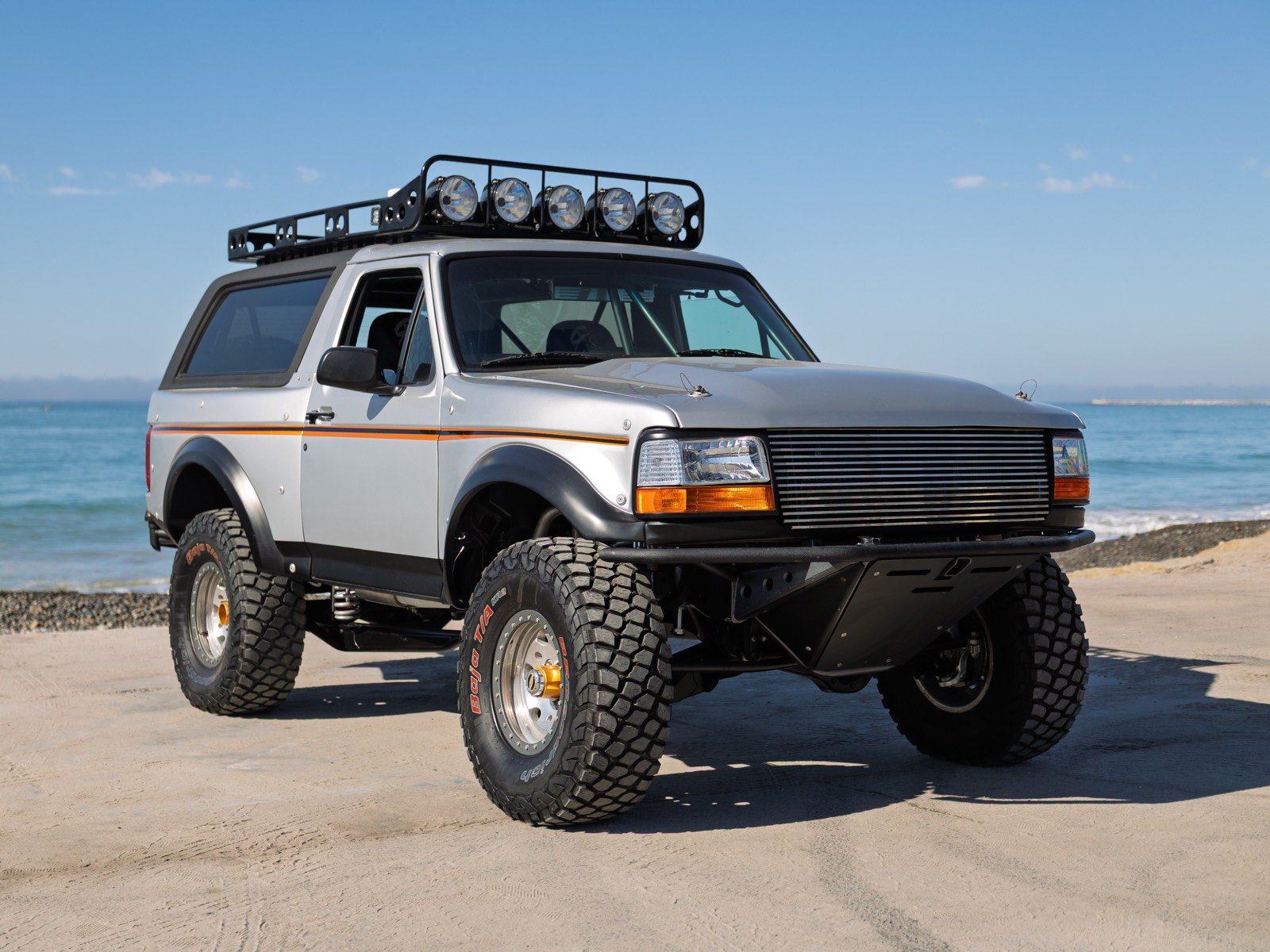 Used 1992 Ford Bronco AWD/4WD image 3