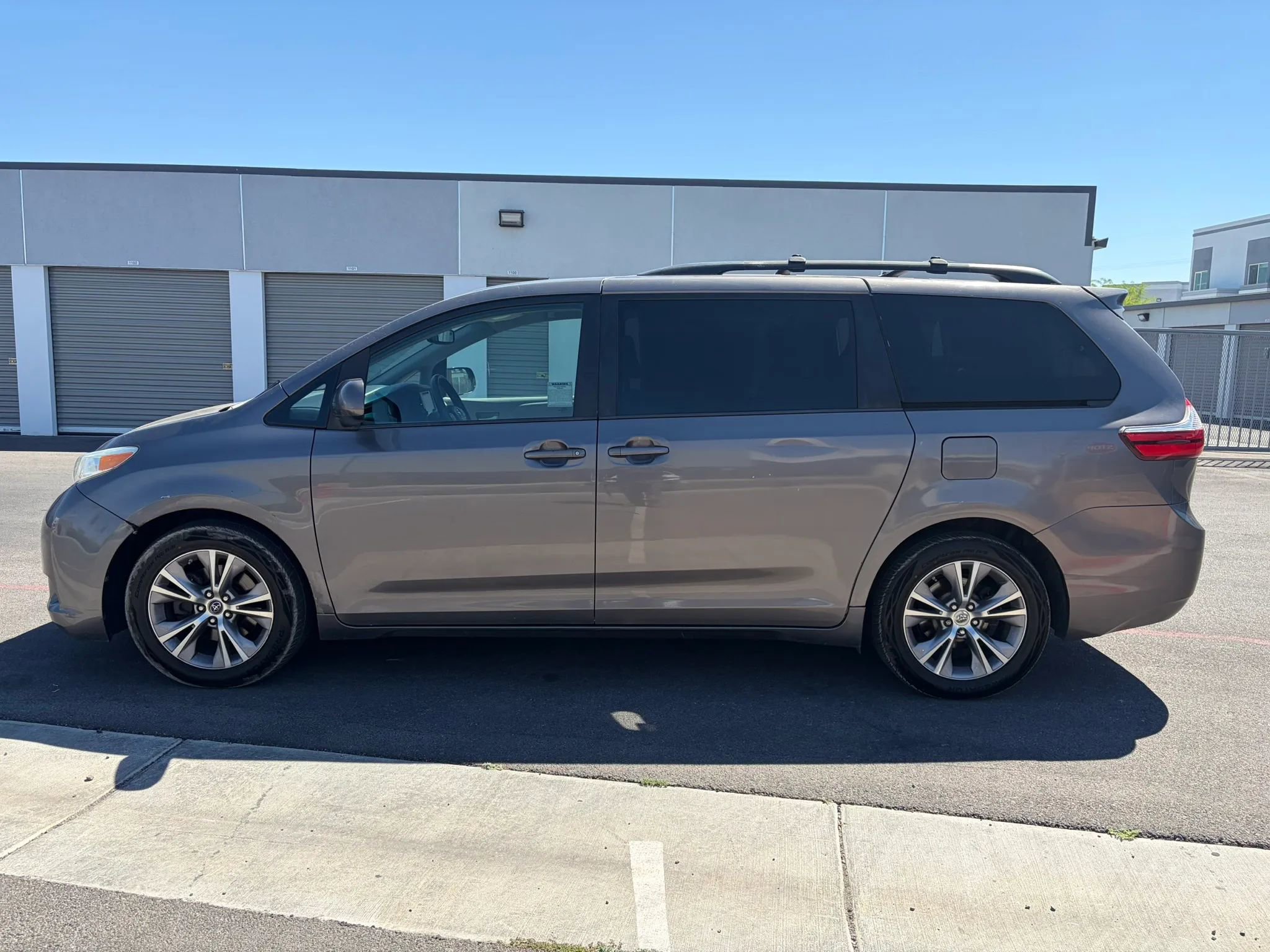 Used 2015 Toyota Sienna LE FWD image 3