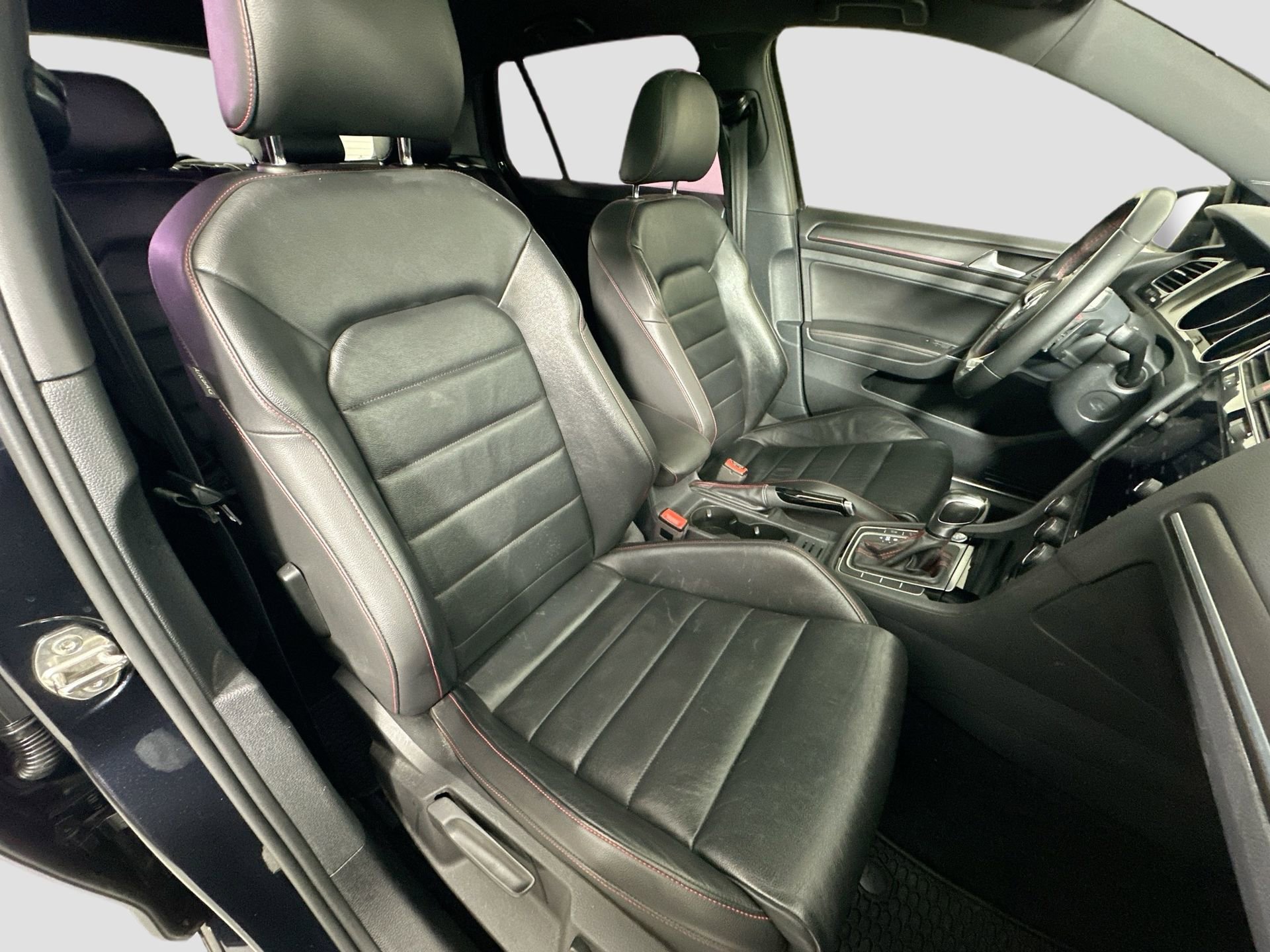 Used 2021 Volkswagen GTI SE image 26