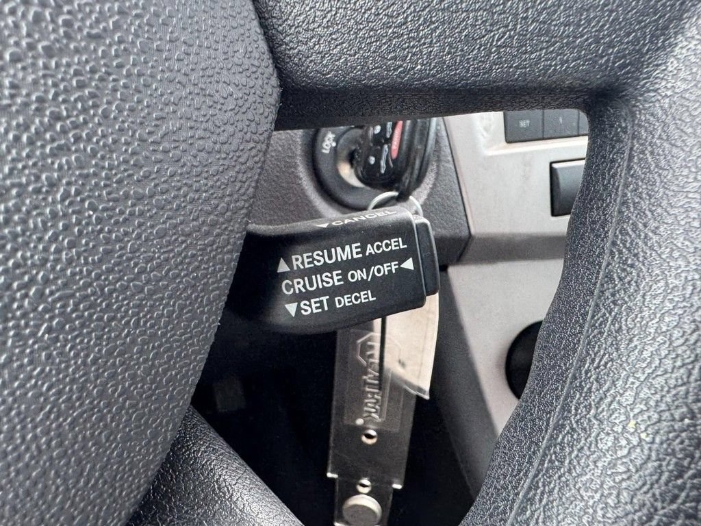 Used 2010 Chrysler Sebring Touring FWD image 14
