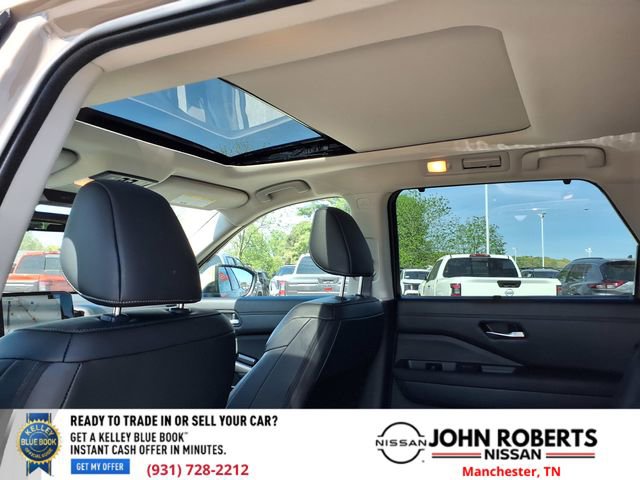 Used 2024 Nissan Pathfinder Platinum FWD image 10