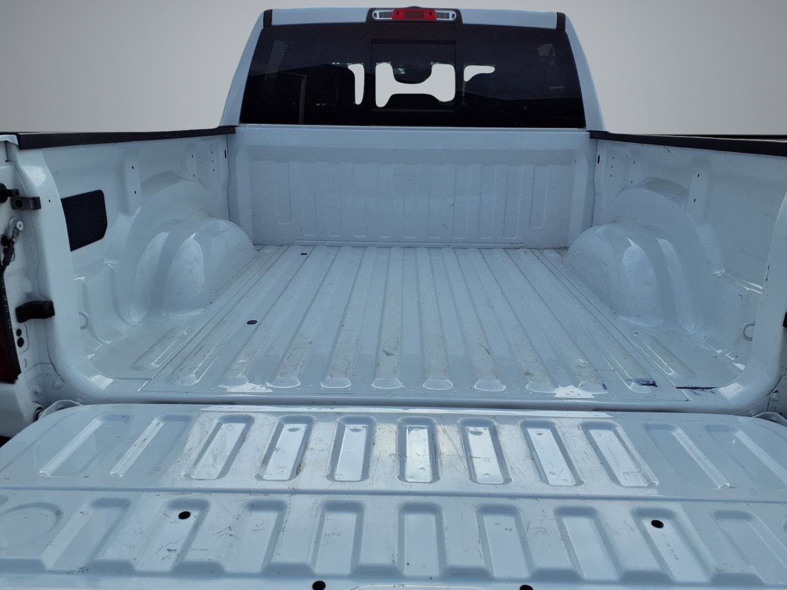 Used 2025 RAM 1500 Laramie AWD/4WD image 10