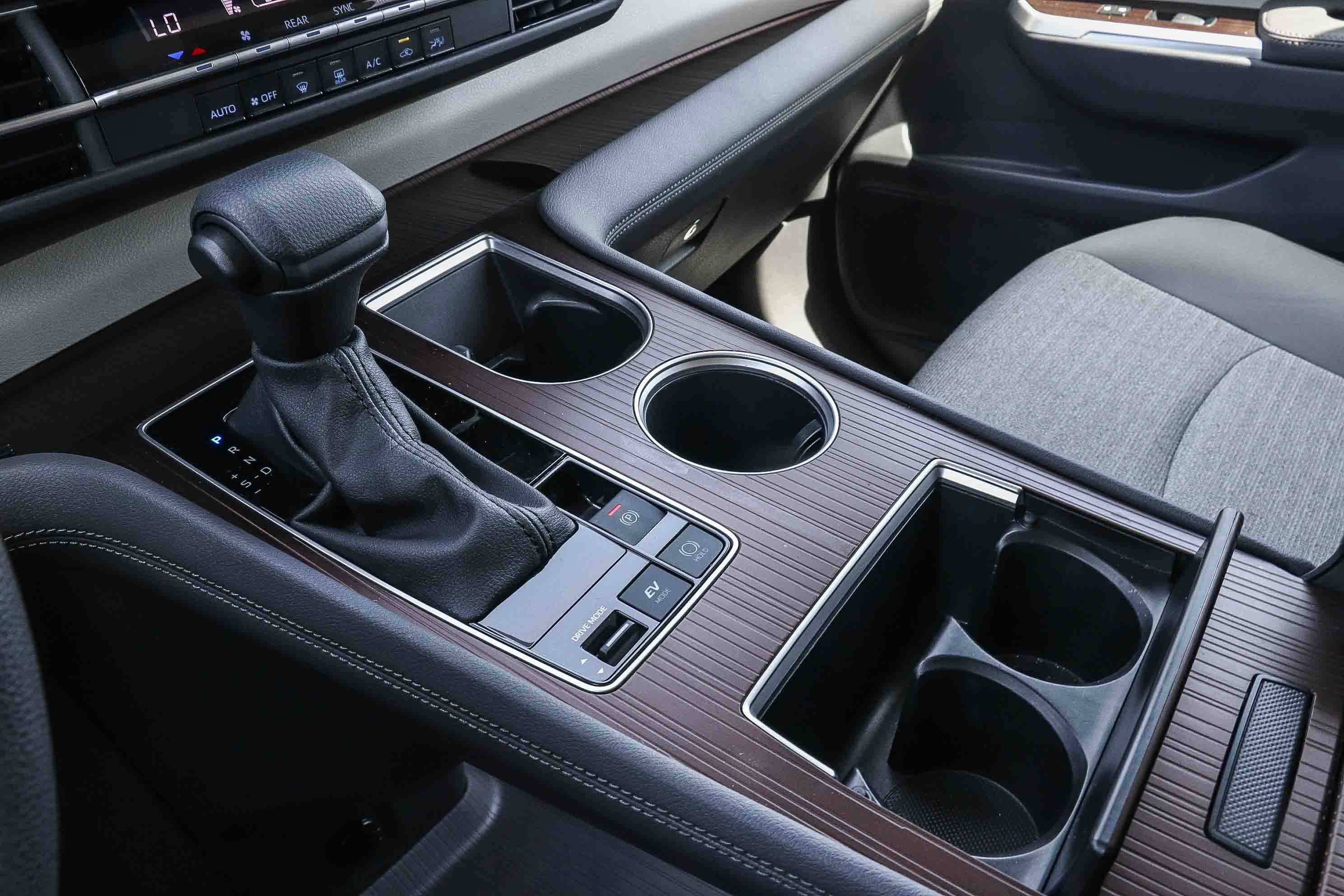 Used 2024 Toyota Sienna LE image 23