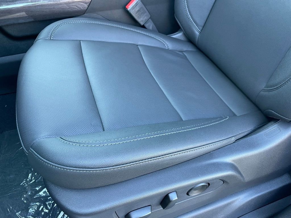 New 2026 Chevrolet Silverado 3500 LTZ w/ LTZ Convenience Package image 24