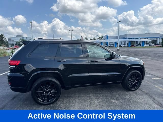 Used 2022 Jeep Grand Cherokee Laredo X AWD/4WD image 7