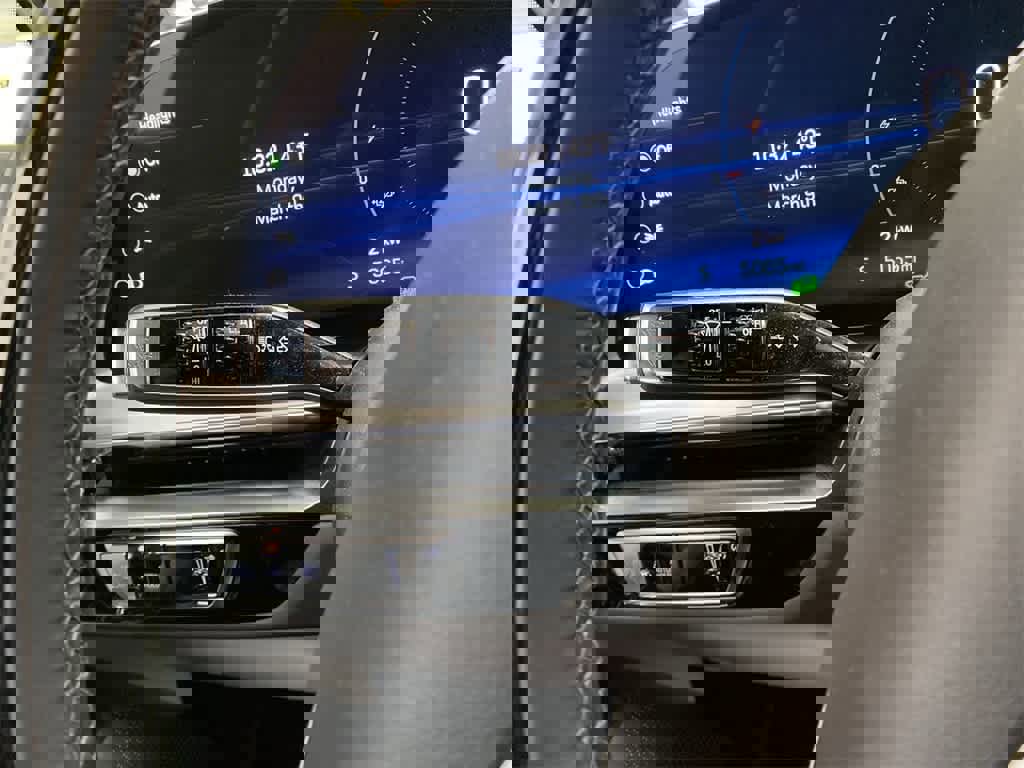 Certified 2025 Cadillac Lyriq Luxury image 23