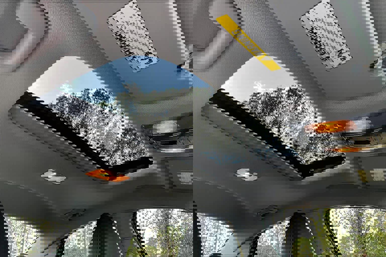 Used 2022 Hyundai Elantra Limited w/ Preferred Accessory Package image 14