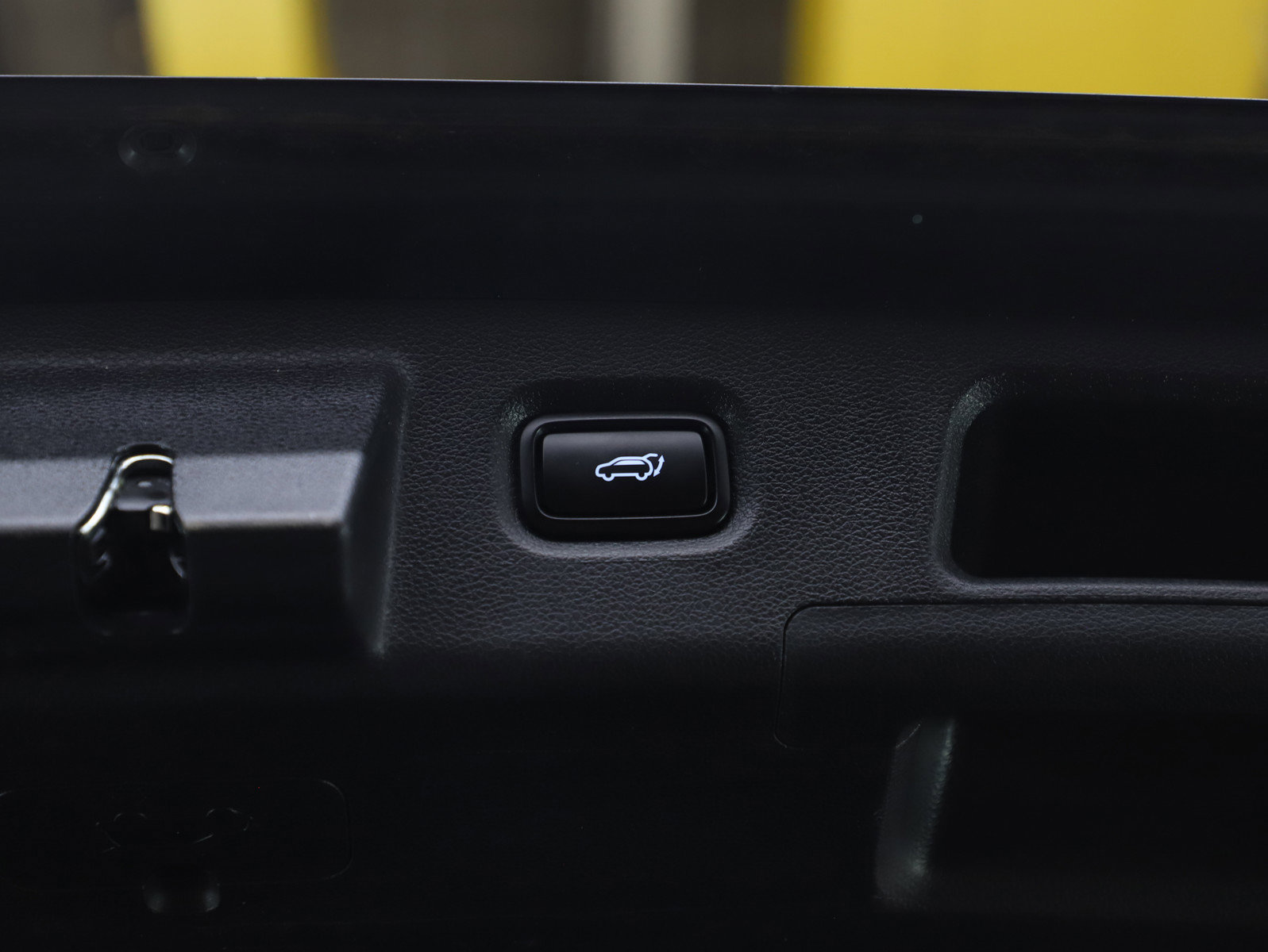 Used 2023 Hyundai Santa Fe Calligraphy w/ Cargo Package image 18