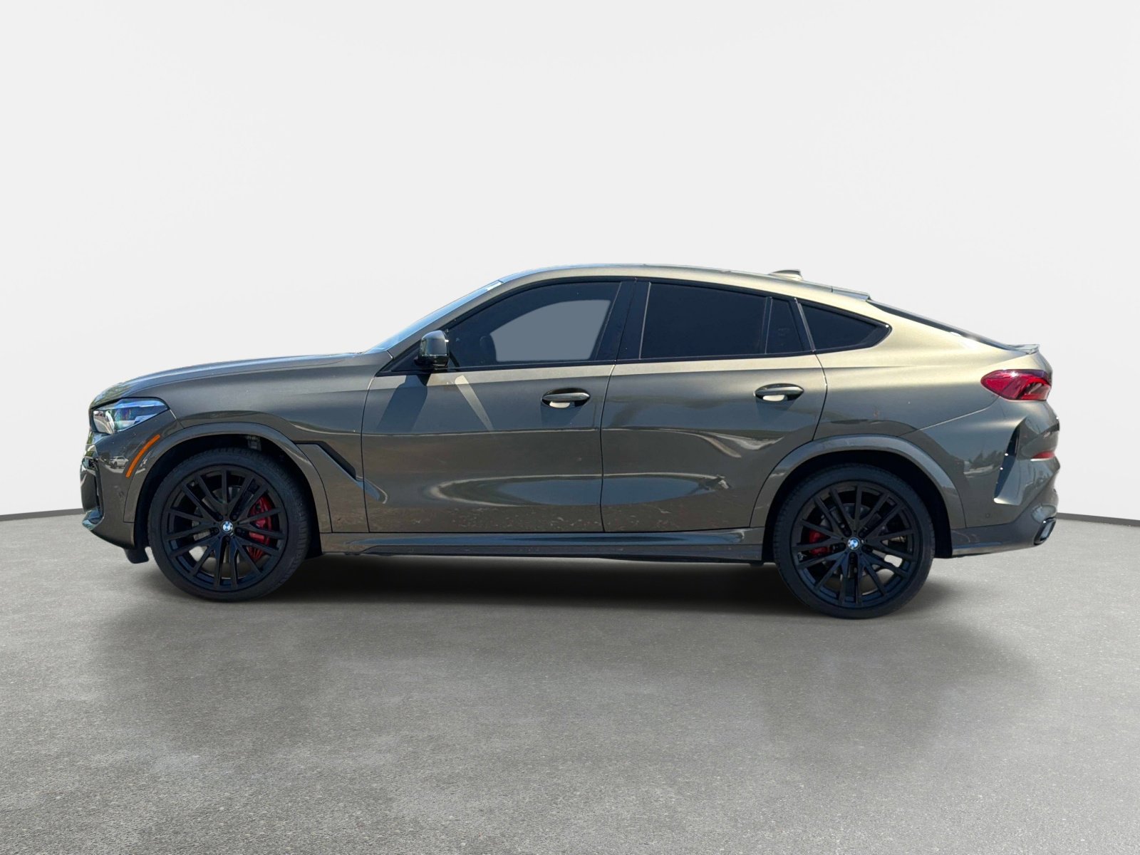 Used 2023 BMW X6 xDrive40i w/ M Sport Package AWD/4WD image 6
