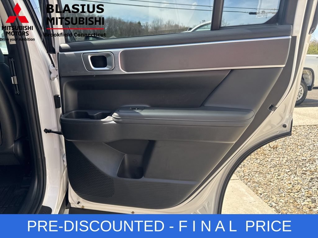 Used 2025 Hyundai Santa Fe SEL FWD image 54