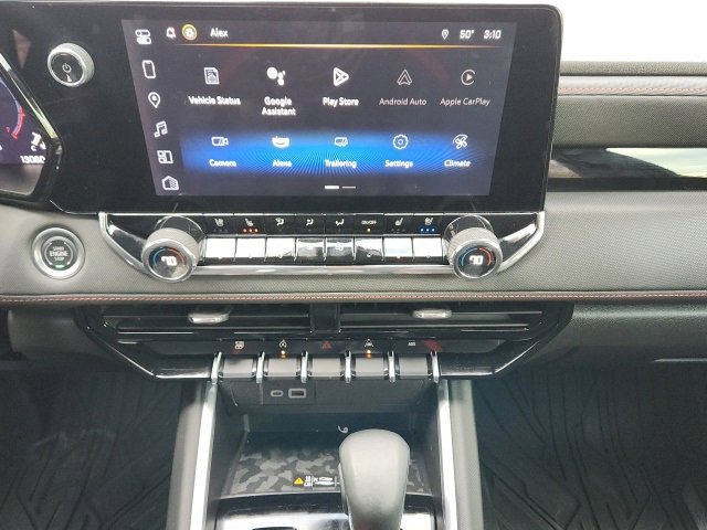 Used 2024 Chevrolet Colorado Z71 w/ Z71 Convenience Package 2 image 17