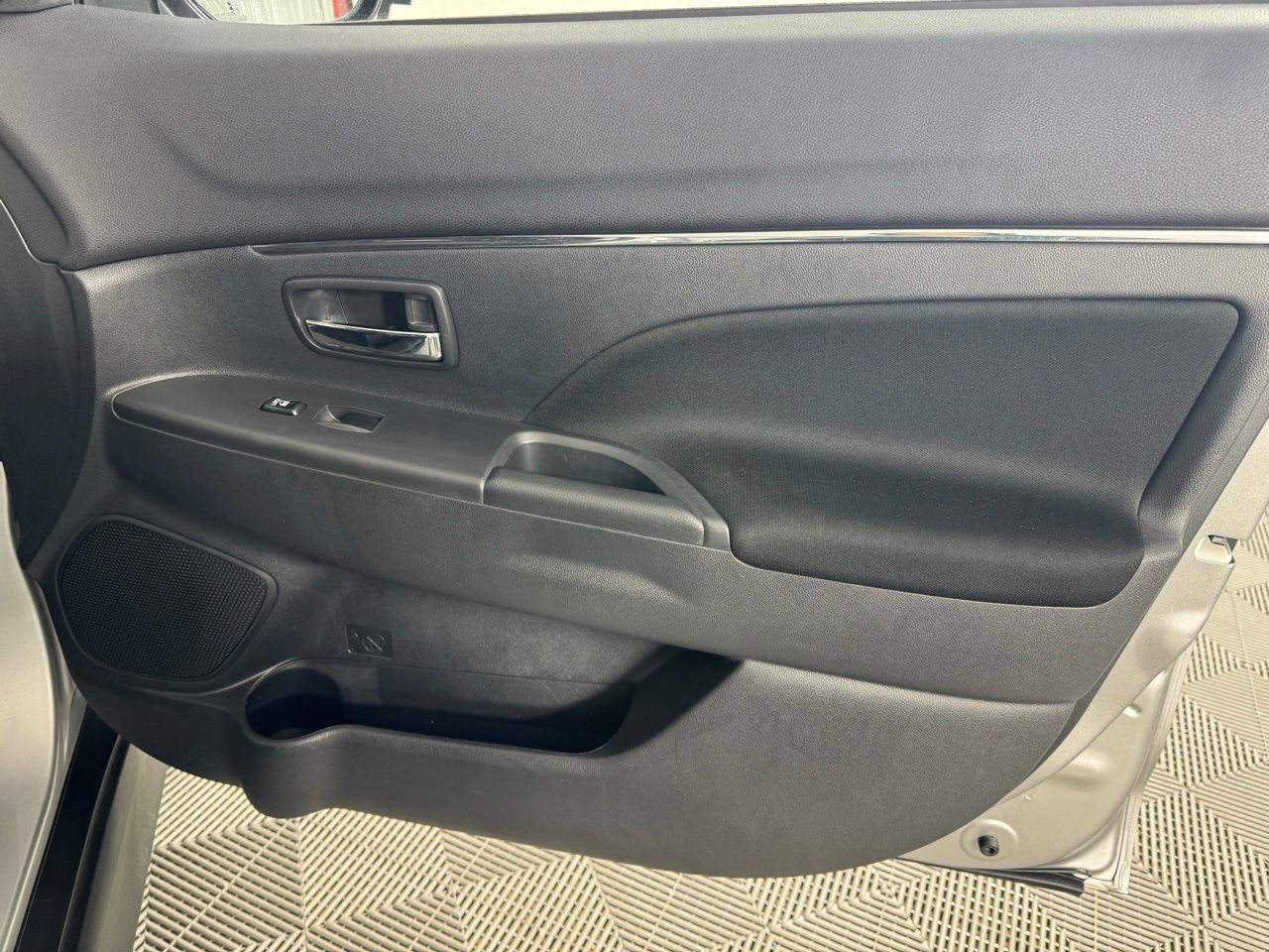 Used 2025 Mitsubishi Outlander Sport ES image 27