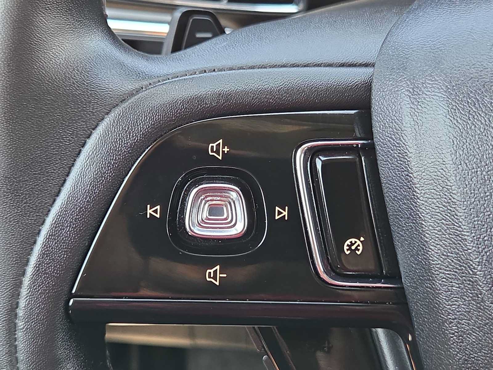 Used 2022 Lincoln Corsair FWD w/ Equipment Group 101A image 23