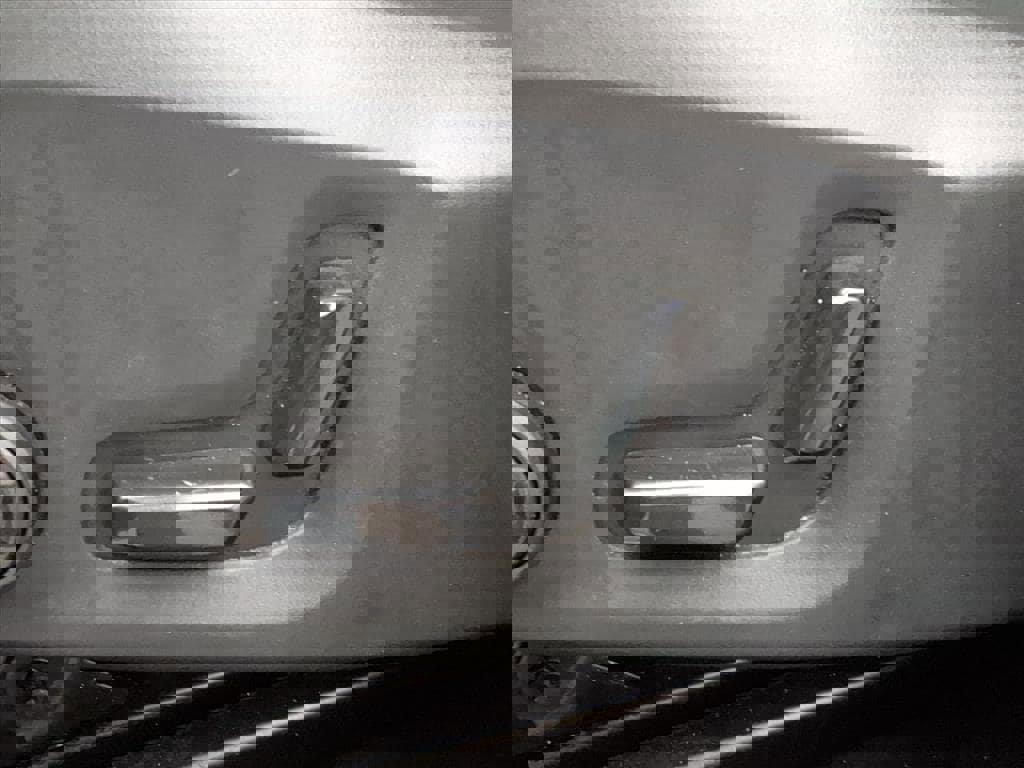 Used 2024 Volvo XC60 B5 Plus image 17