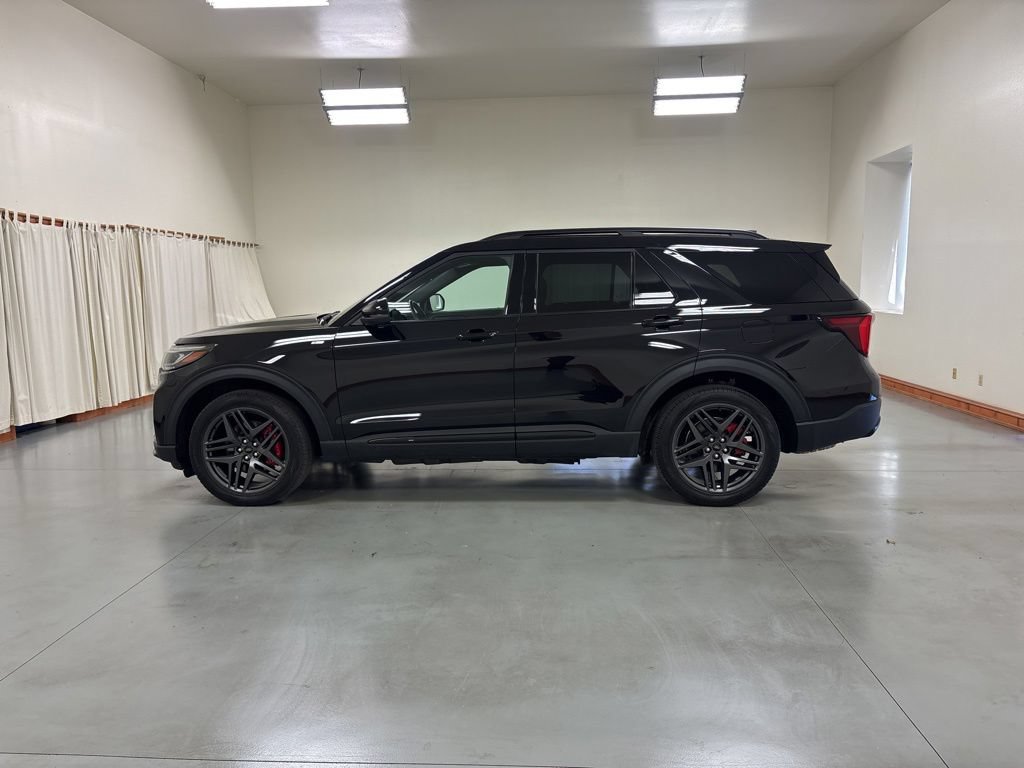 Used 2025 Ford Explorer ST-Line w/ Premium Package AWD/4WD image 5