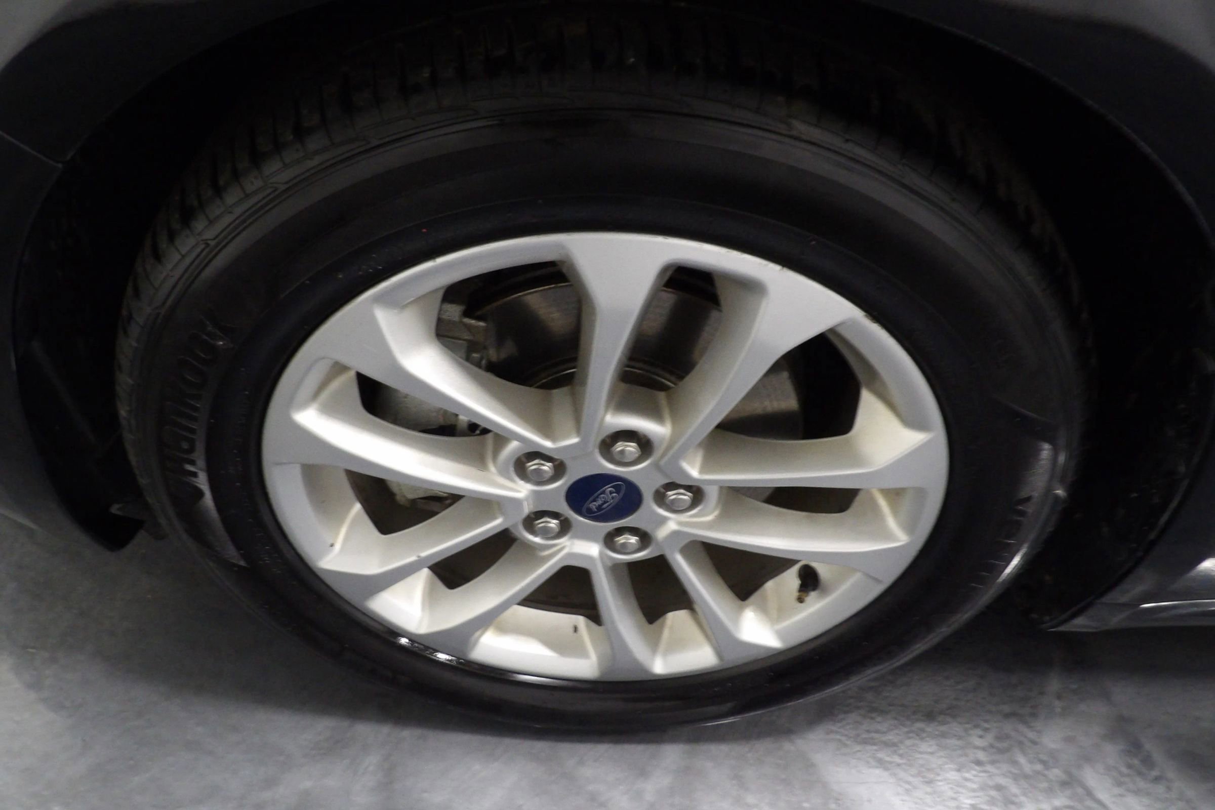 Used 2020 Ford Fusion SE image 23