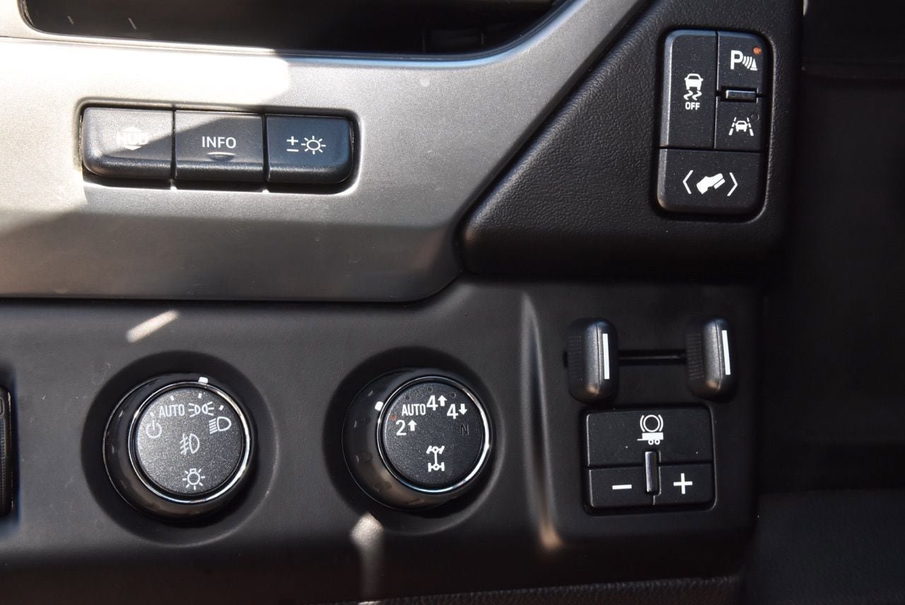 Used 2019 Chevrolet Tahoe Premier AWD/4WD image 32