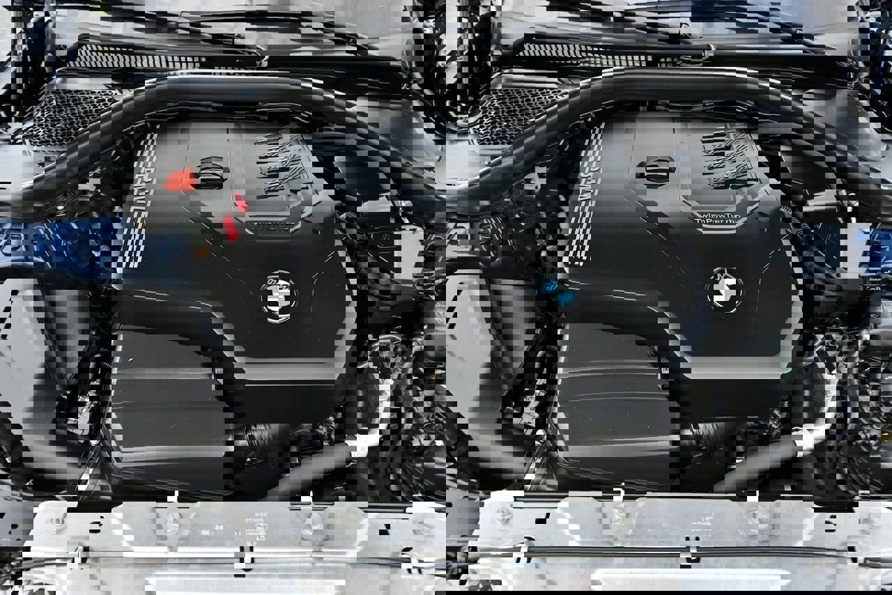 Used 2021 BMW 330i Sedan w/ Driving Assistance Package image 19