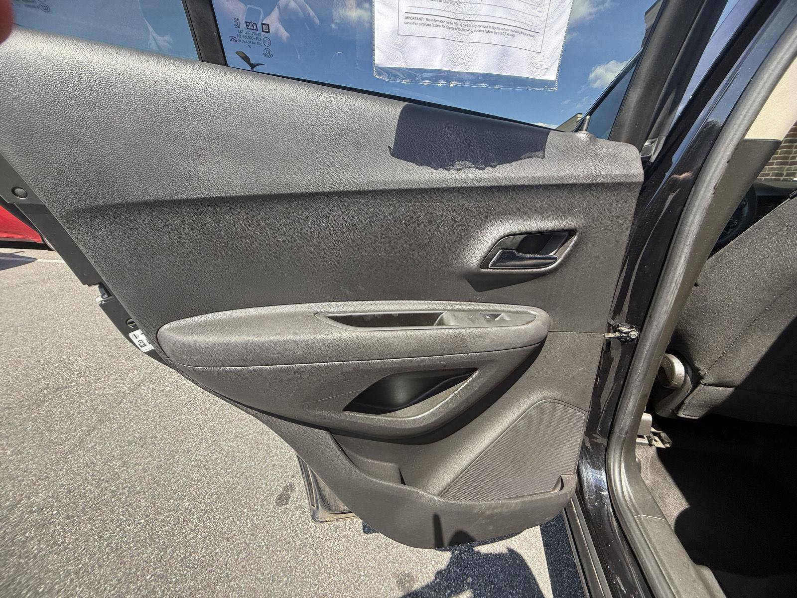 Used 2021 Chevrolet Trax LS w/ Tint and Cruise Package FWD image 17