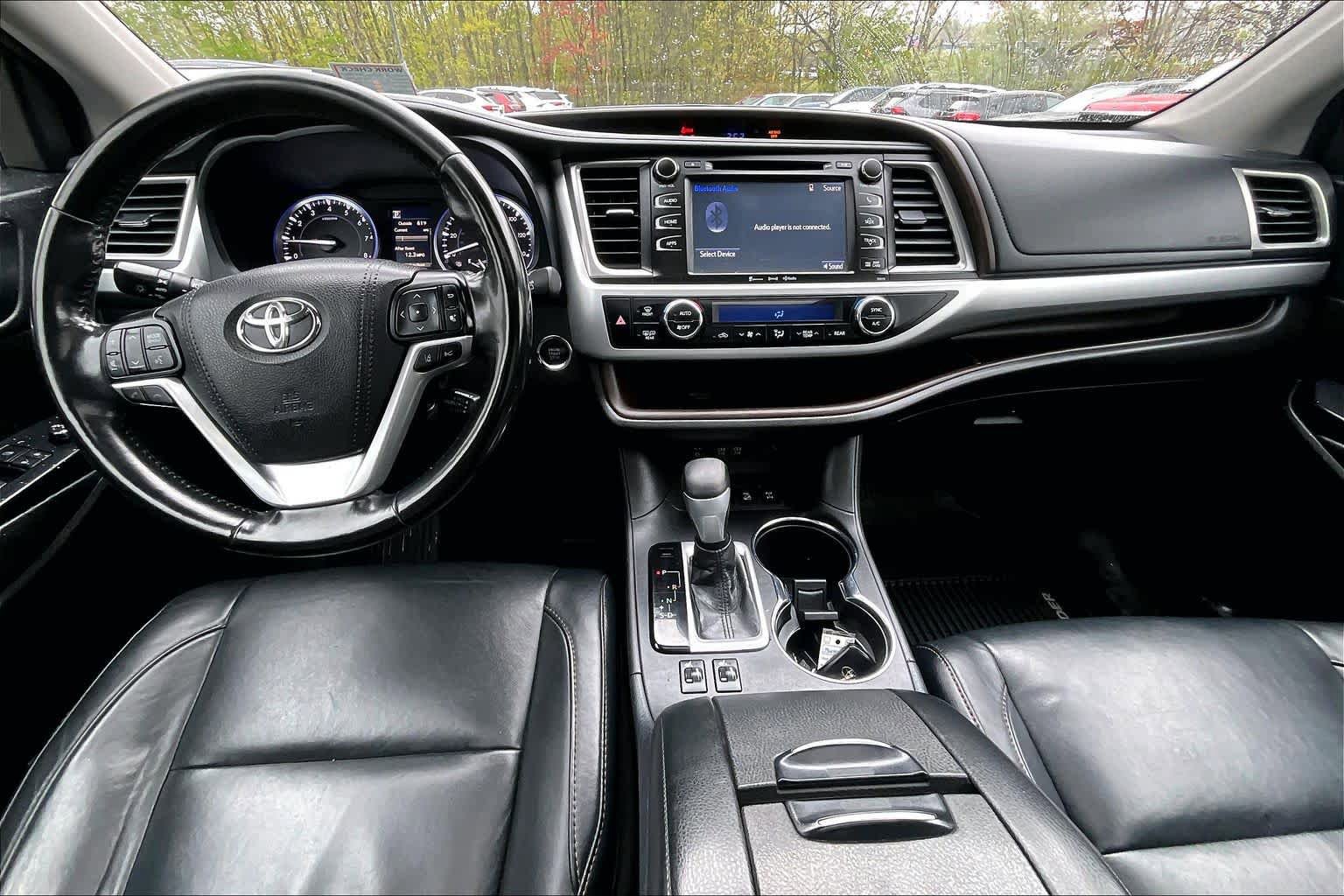 Used 2018 Toyota Highlander XLE AWD/4WD image 14