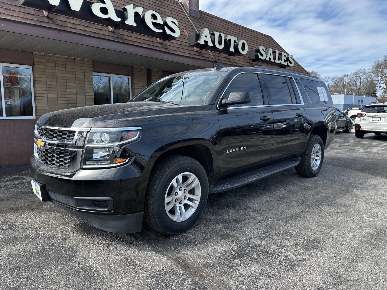 Used 2018 Chevrolet Suburban LT AWD/4WD image 2