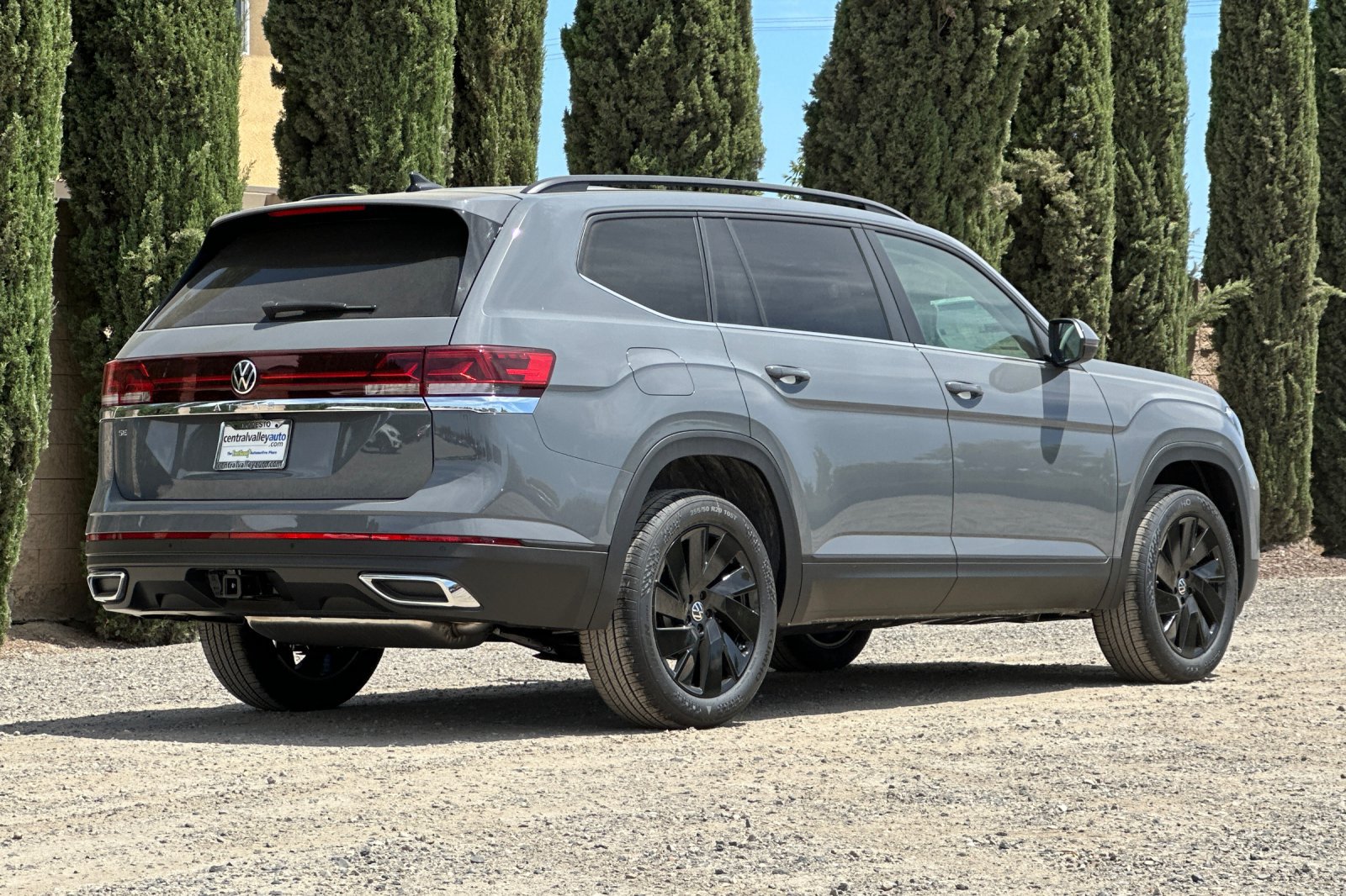 New 2026 Volkswagen Atlas SE FWD image 4