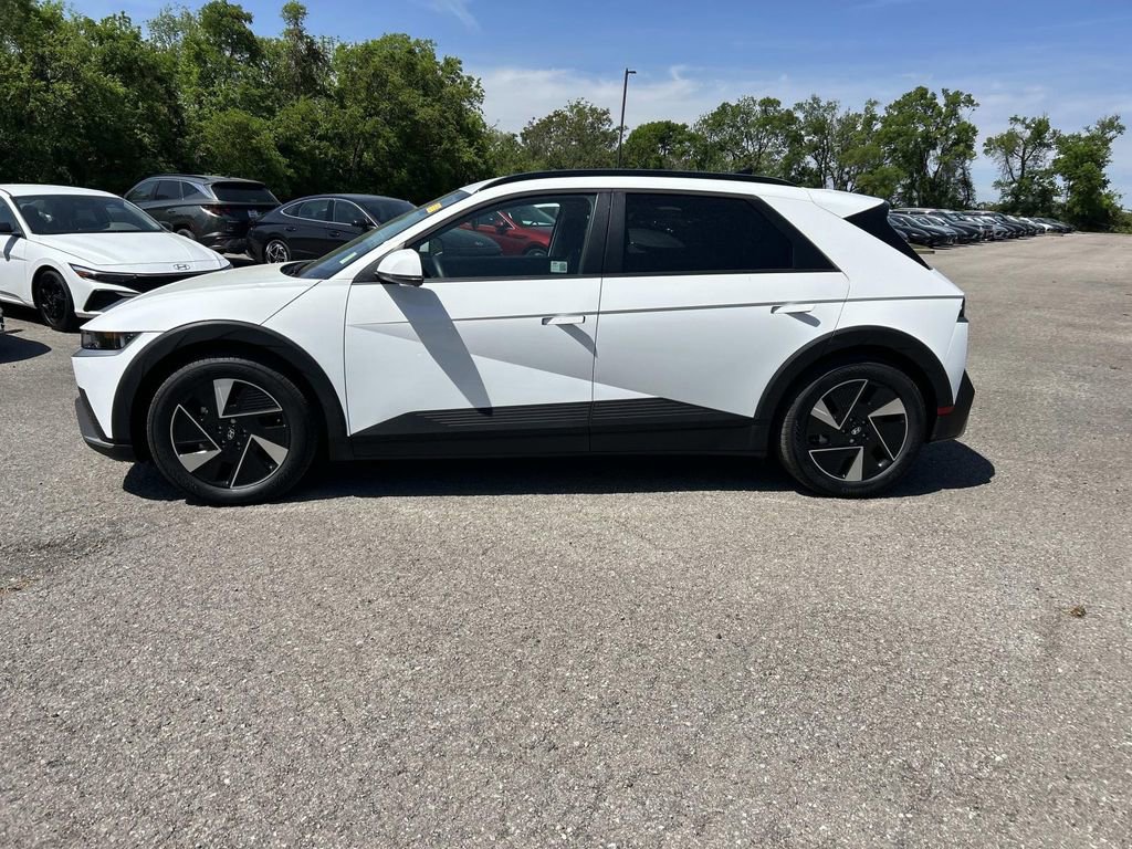 Used 2025 Hyundai Ioniq 5 SEL image 4