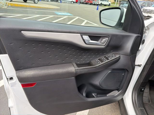 Used 2020 Ford Escape SE image 13