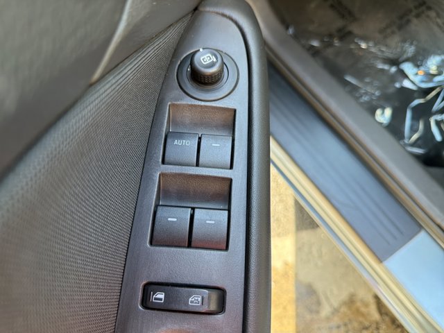 Used 2012 Ford Fusion SE FWD image 25
