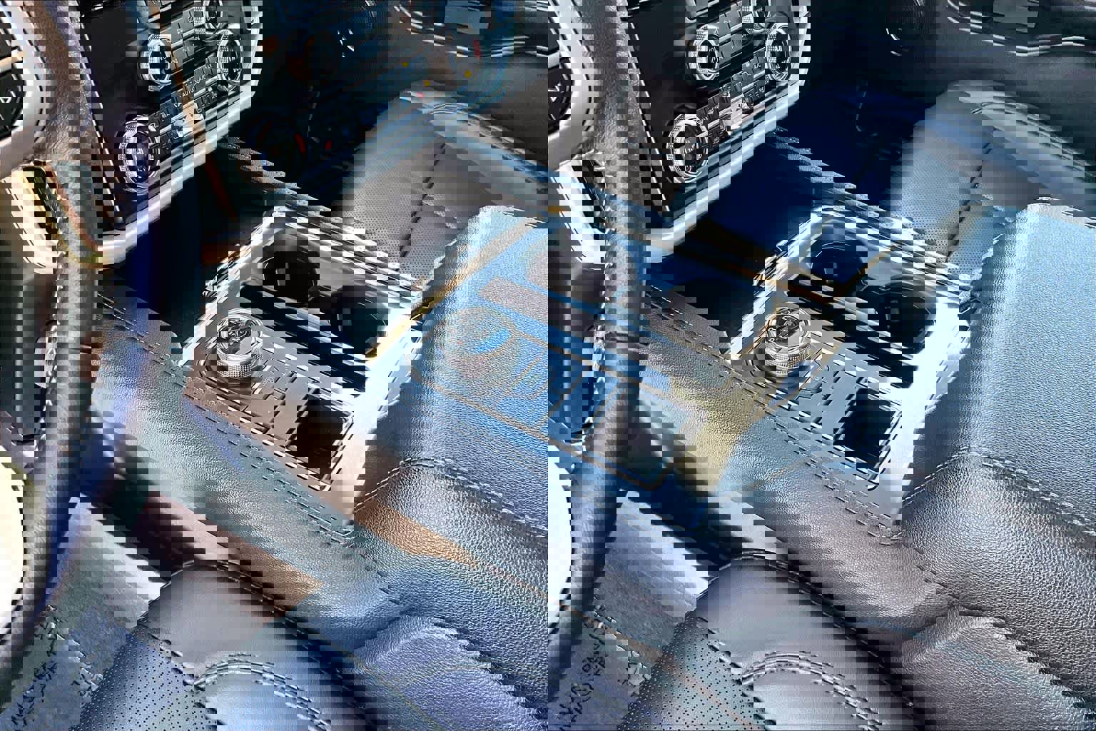 Used 2024 Ford Expedition Max XLT image 16