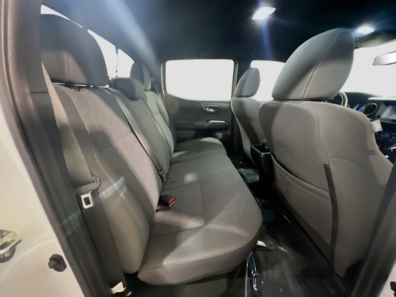 Used 2018 Toyota Tacoma TRD Off-Road w/ Technology Package RWD image 17